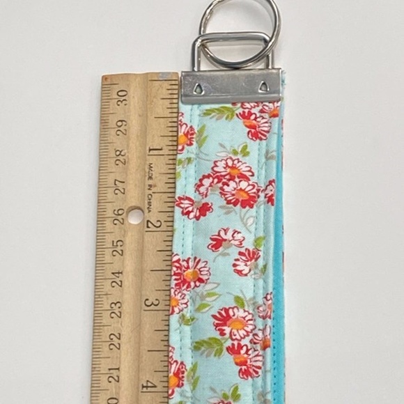Choose 1 NEW Handmade Fabric Keychain Key Fob Ring Wristlet Floral Blue Pink Red - Picture 7 of 9